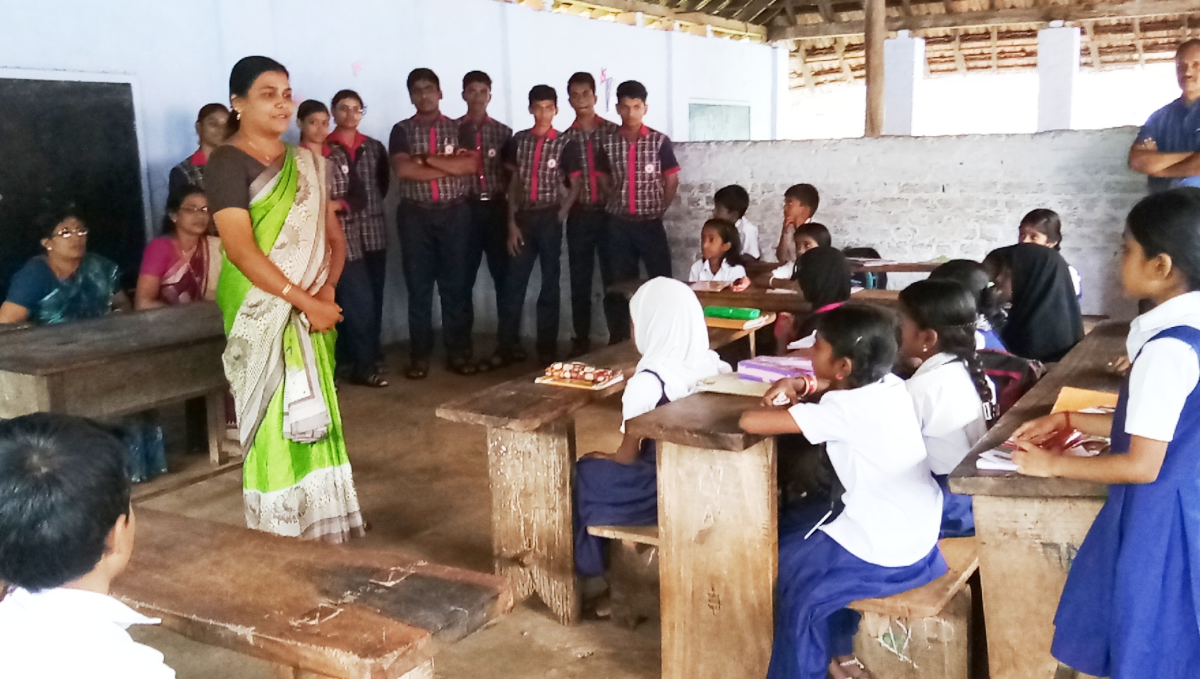 Books Donation to Pudiyankam School 2018